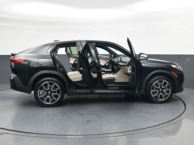 Used 2025 Black BMW xDrive28i image 36