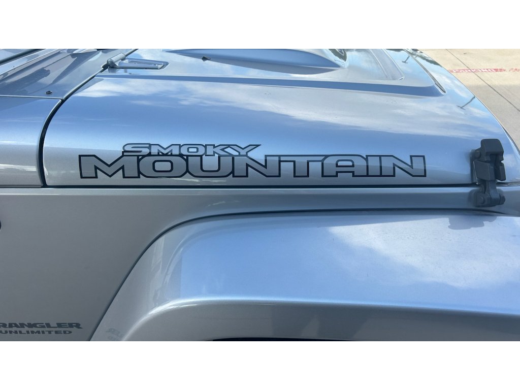 Used 2017 Silver Jeep Unlimited Sahara image 14