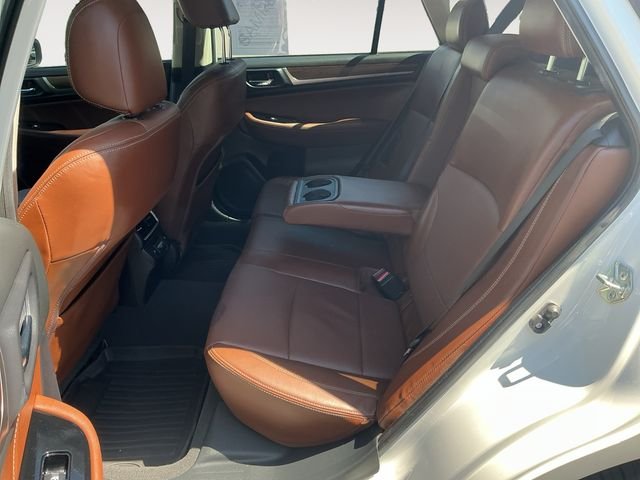 Used 2018 White Subaru 2.5i image 13