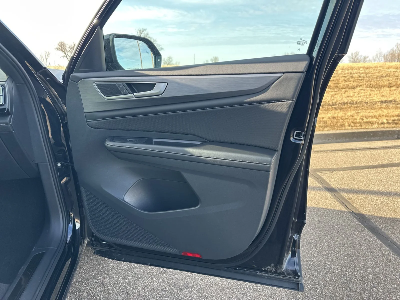 New 2026 Black Volkswagen 2.0T SE w/Technology image 39