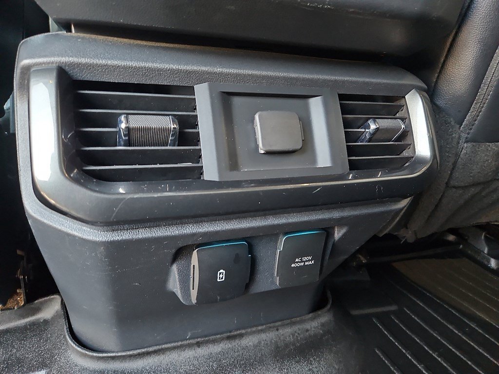 Used 2022 Silver Metallic Ford XLT image 13