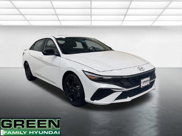 New 2026 White Hyundai SEL Sport image 8