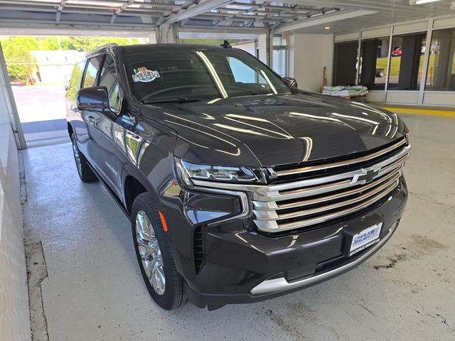 Used 2024 Gray Chevrolet High Country image 7