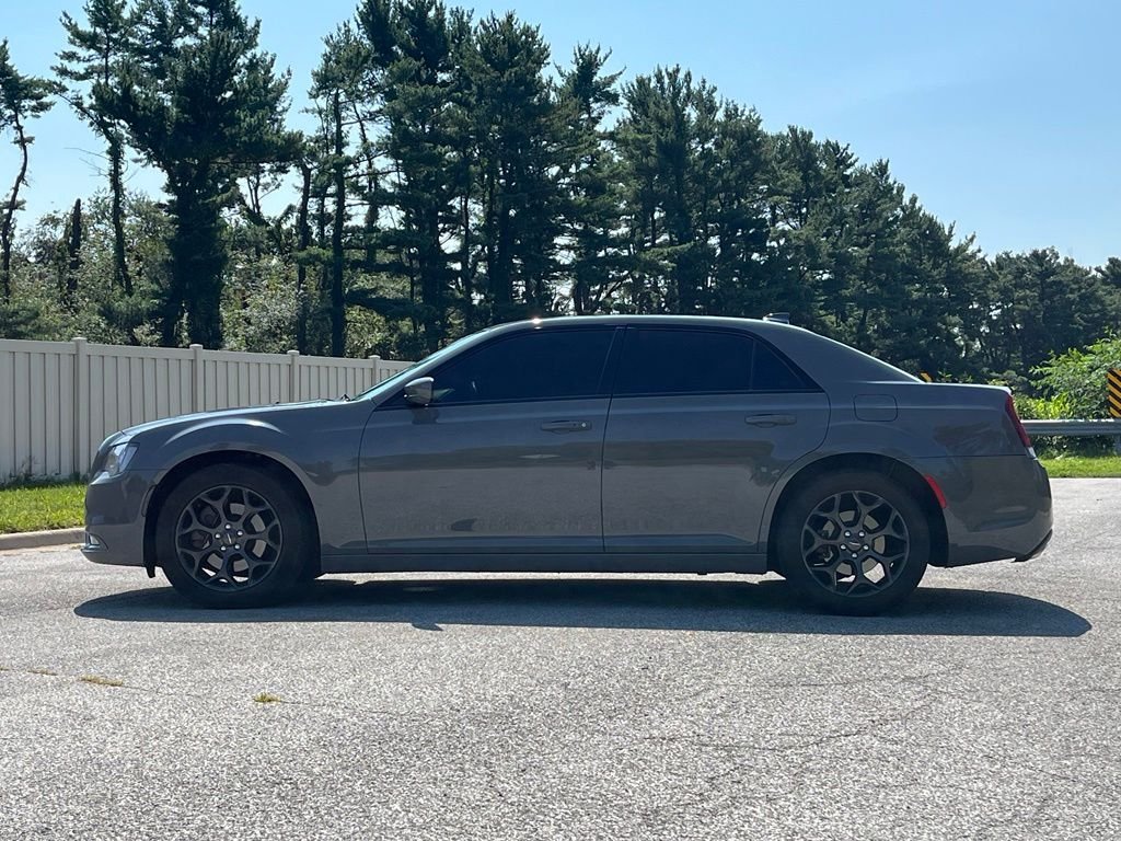 Used 2019 White Chrysler S image 4
