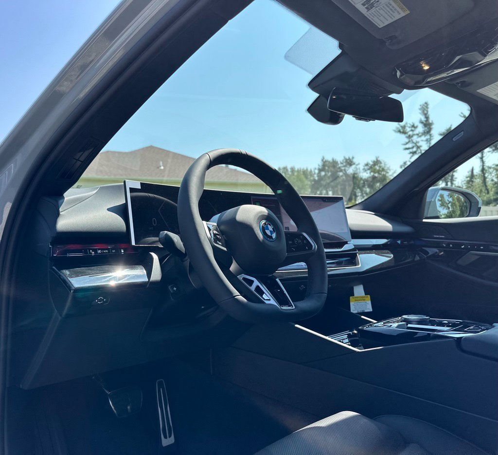 New 2027 Brooklyn Grey Metallic BMW 550e xDrive image 17