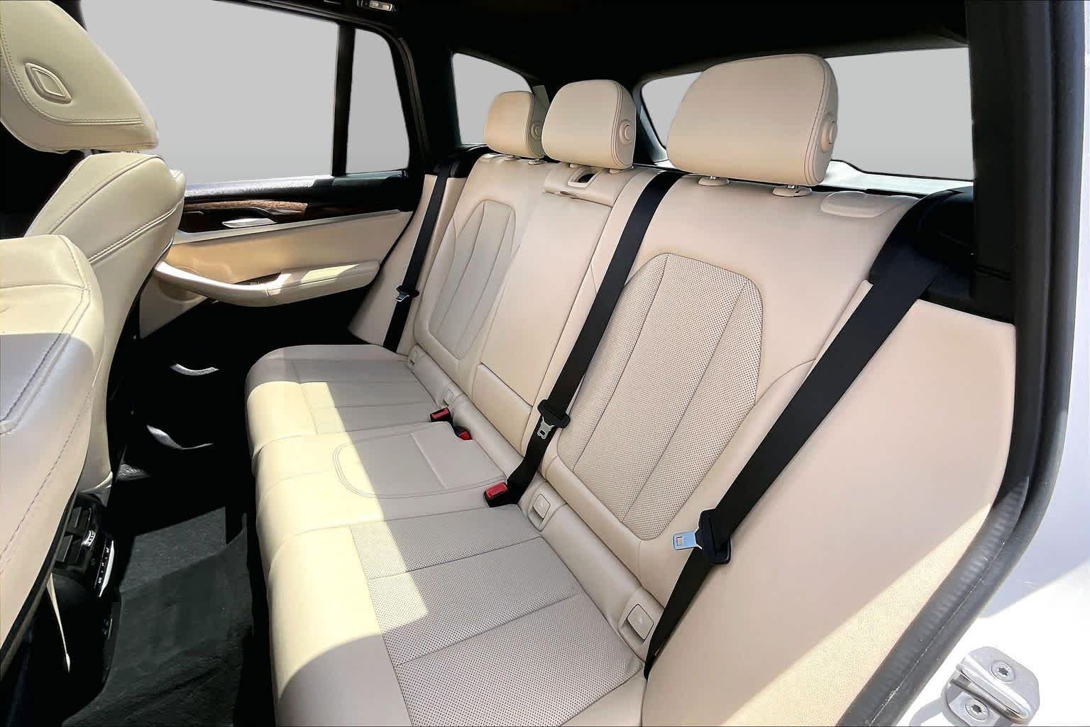 Used 2023 Alpine White BMW sDrive30i image 20