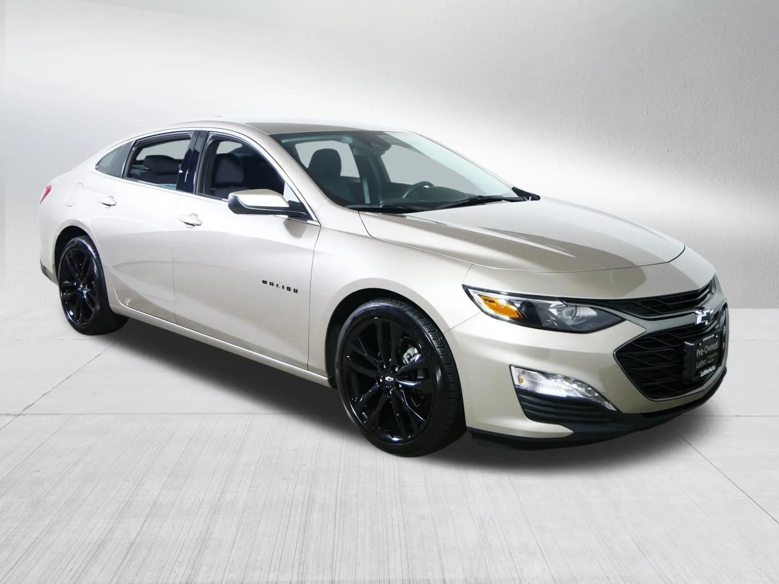 Used 2022 Mineral Gray Metallic Chevrolet LT image 1