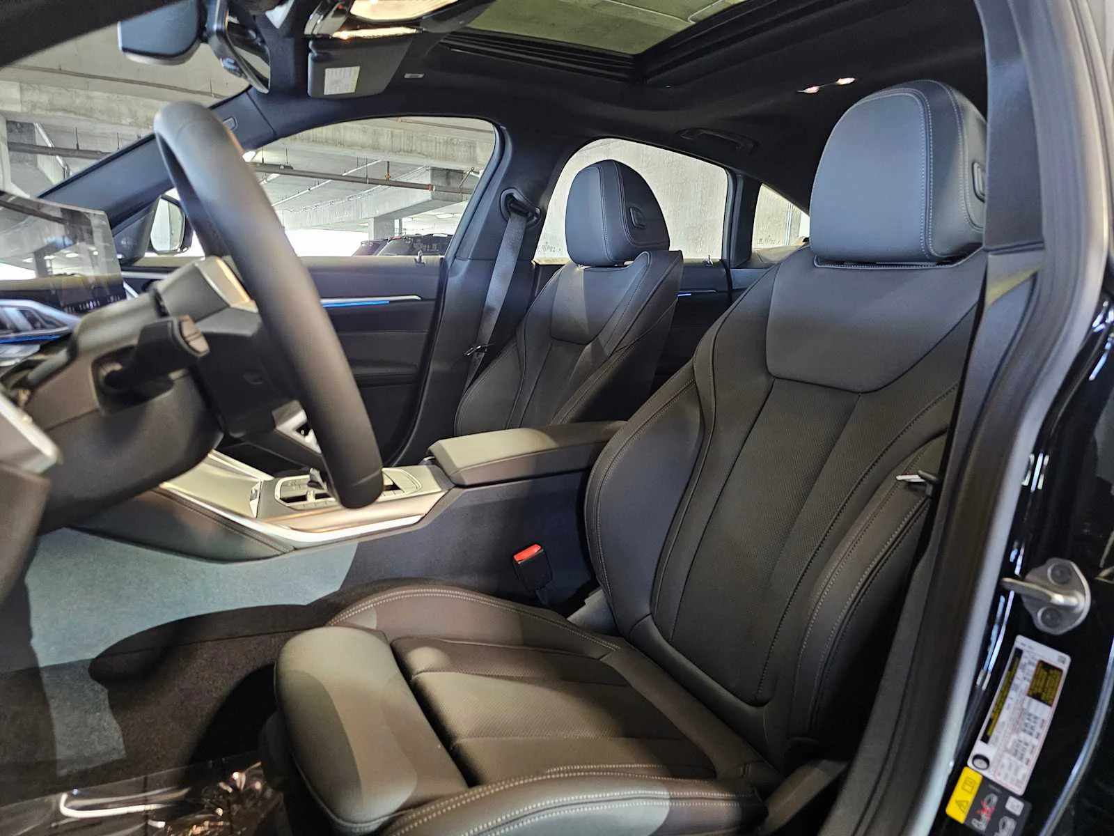 New 2026 Black Sapphire Metallic BMW xDrive40 image 31