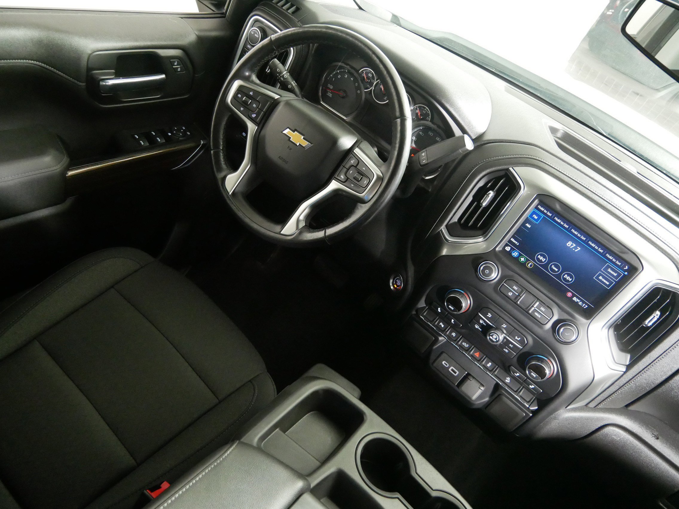 Used 2020 SUMMIT WHITE Chevrolet LT image 9