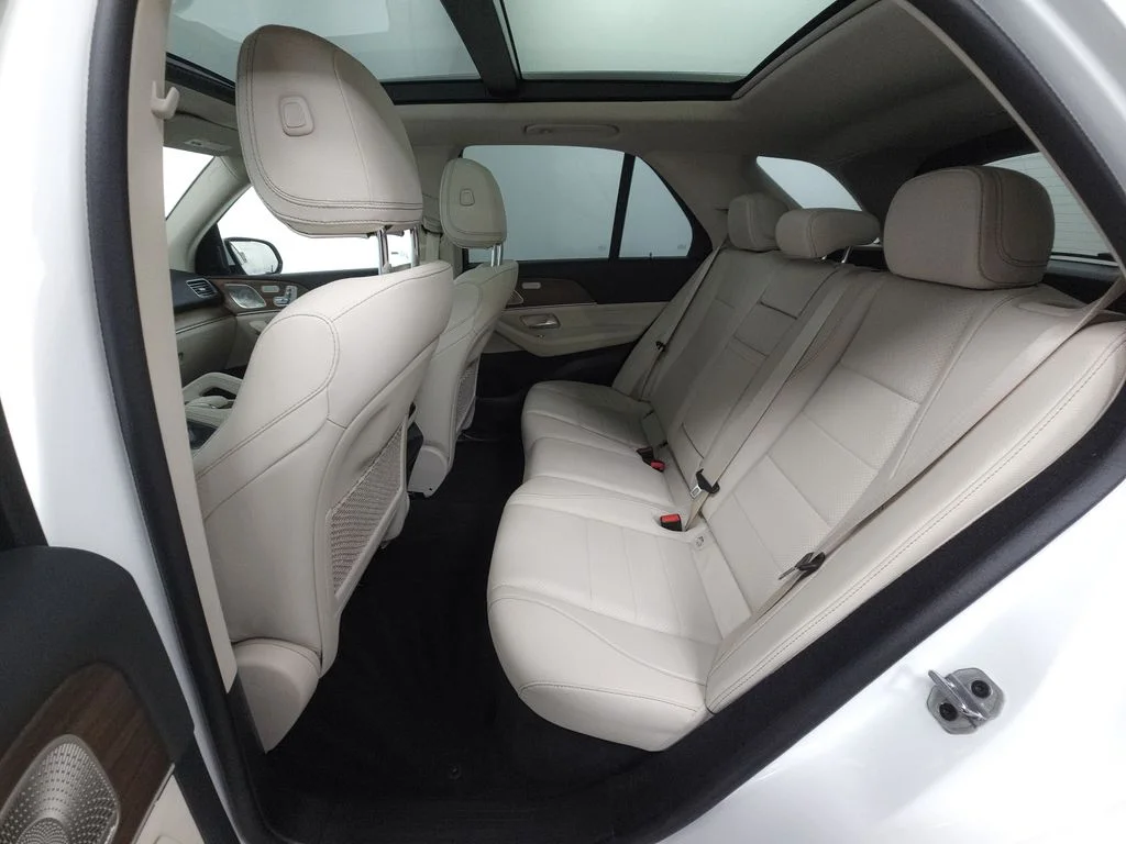 Used 2025 Polar White Mercedes-Benz GLE 450e image 28
