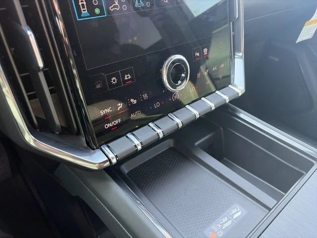 New 2027 White GMC AT4 image 20