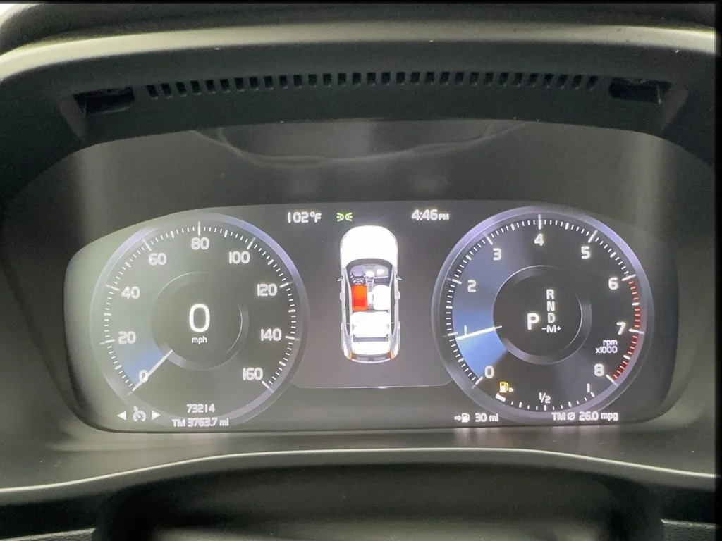 Used 2021 Black Volvo Momentum image 40