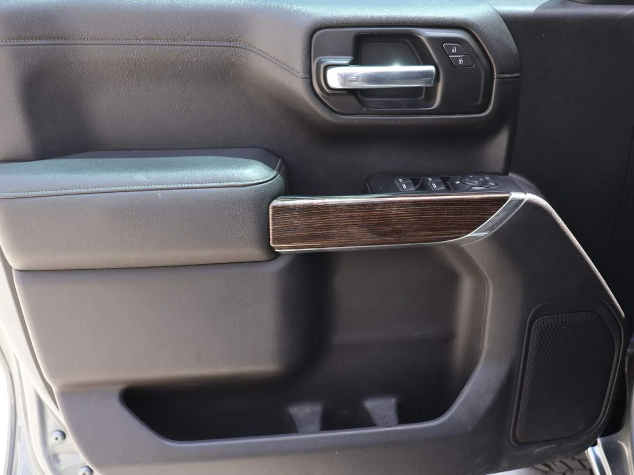 Used 2020 Satin Steel Metallic GMC Elevation Crew Cab image 7