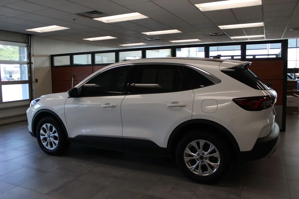 Certified Used 2024 Oxford White Ford Active image 8