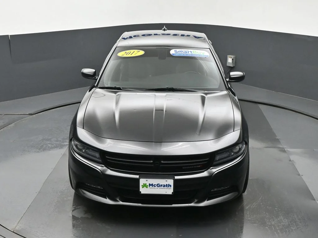 Used 2017 Black Dodge SXT image 27