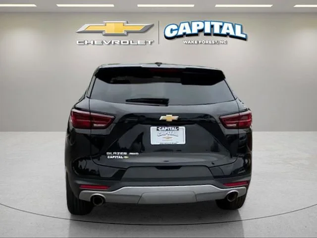 Used 2025 Black Chevrolet 2LT image 5