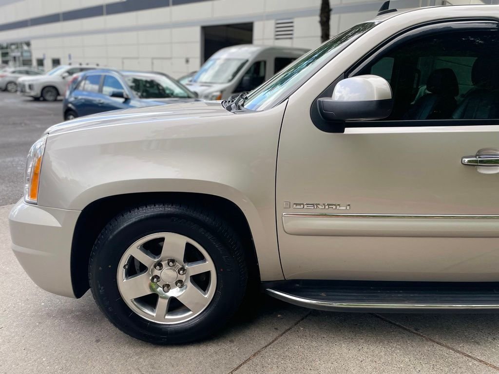 Used 2007 Silver Birch Metallic GMC Denali image 5