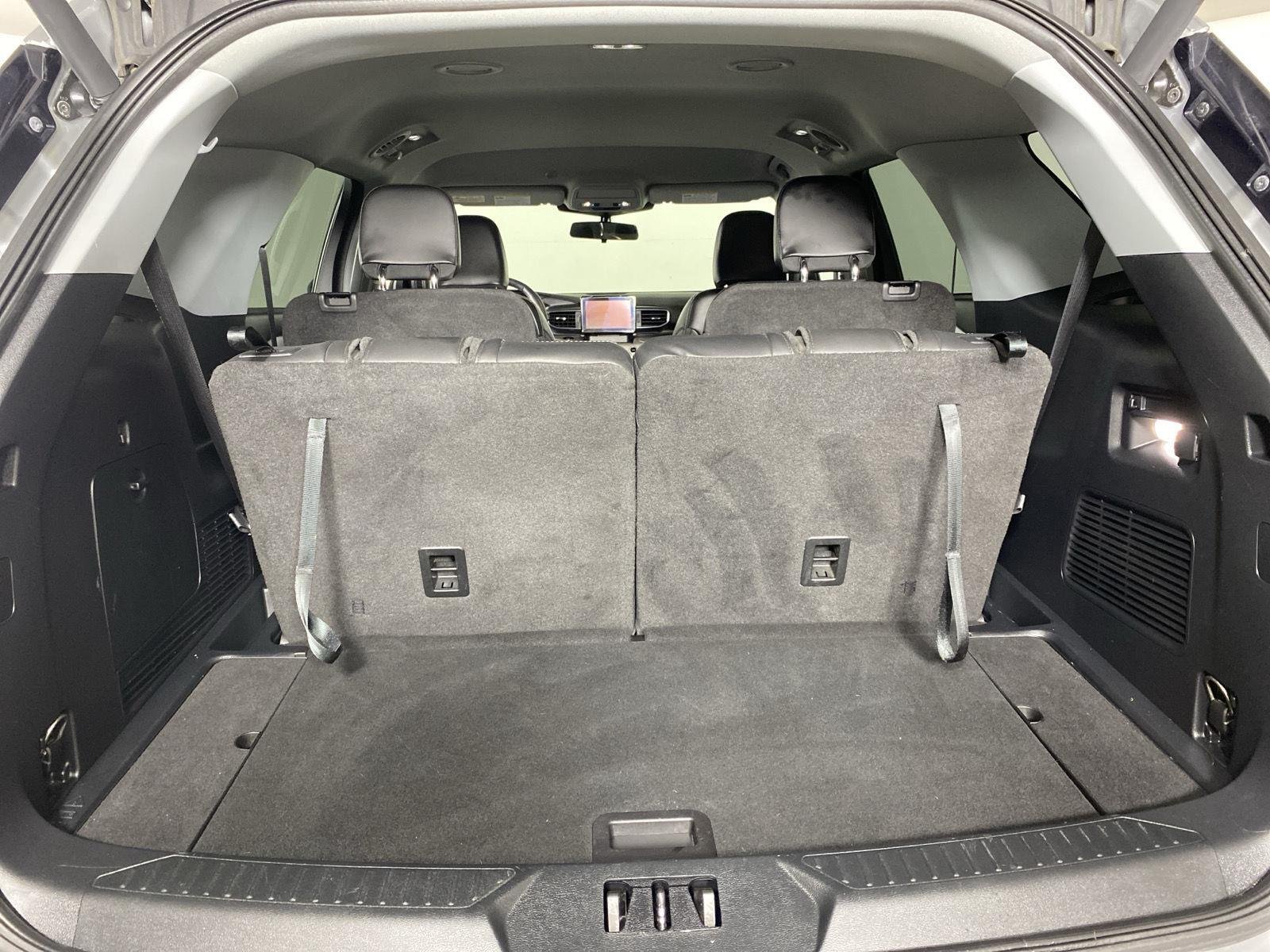Used 2023 Iconic Silver Ford XLT image 27