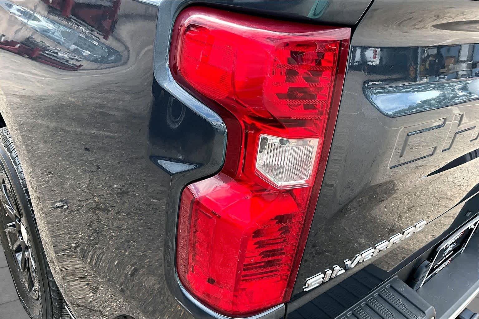 Used 2021 Shadow Gray Metallic Chevrolet LT image 28