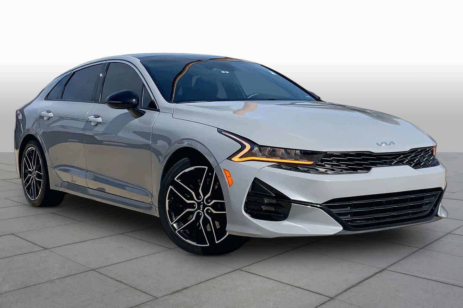 Used 2024 Wolf Gray Kia GT image 3