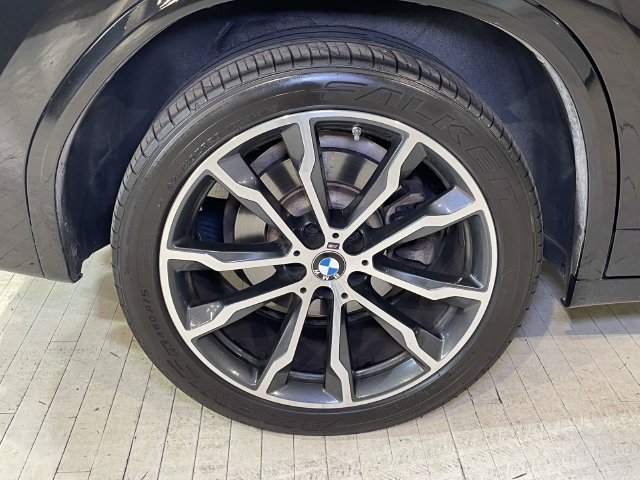 Used 2022 Black BMW xDrive30i image 12