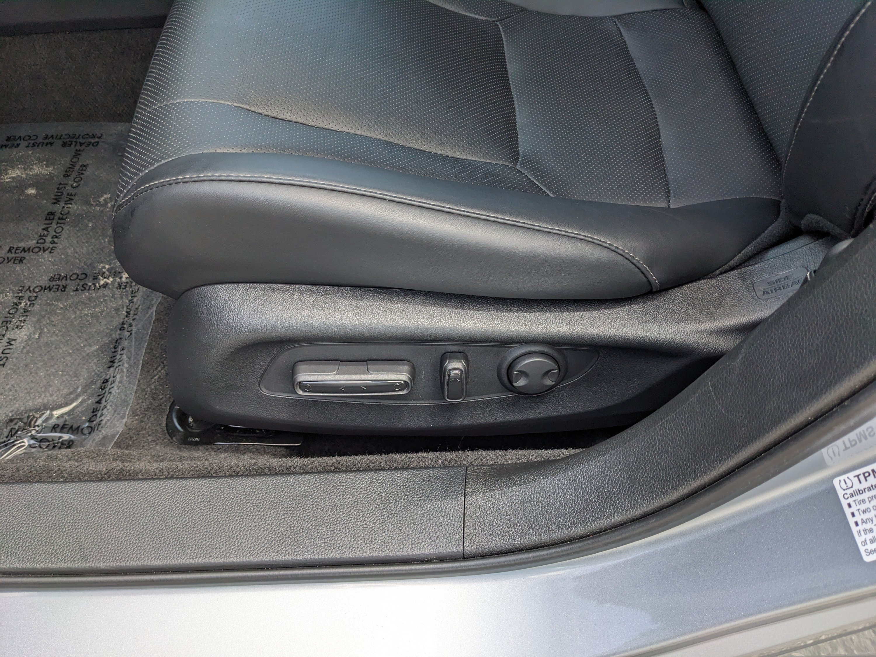 Used 2025 Solar Silver Metallic Honda EX-L image 20