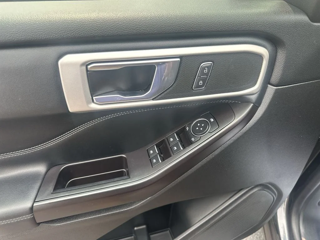Used 2020 Gray Ford XLT image 19