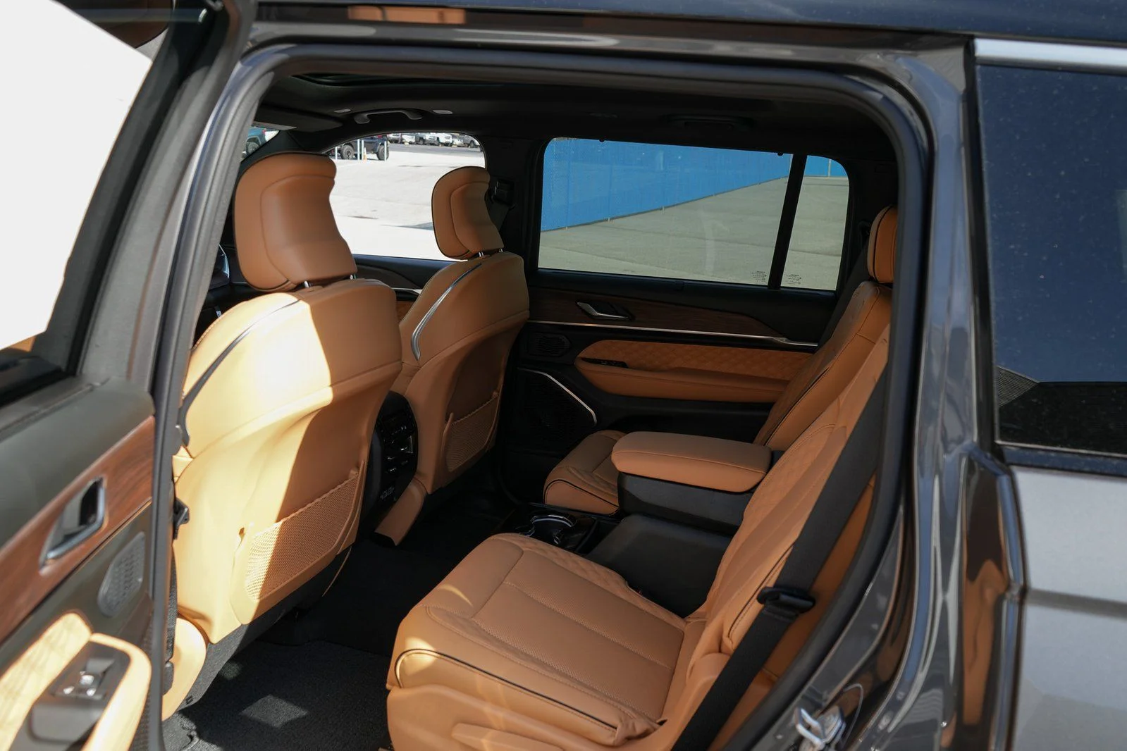 Used 2025 Gray Jeep Summit image 32