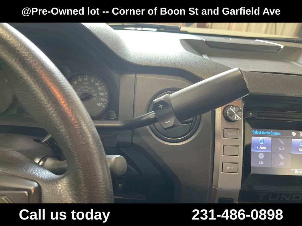 Used 2015 White Toyota SR image 22