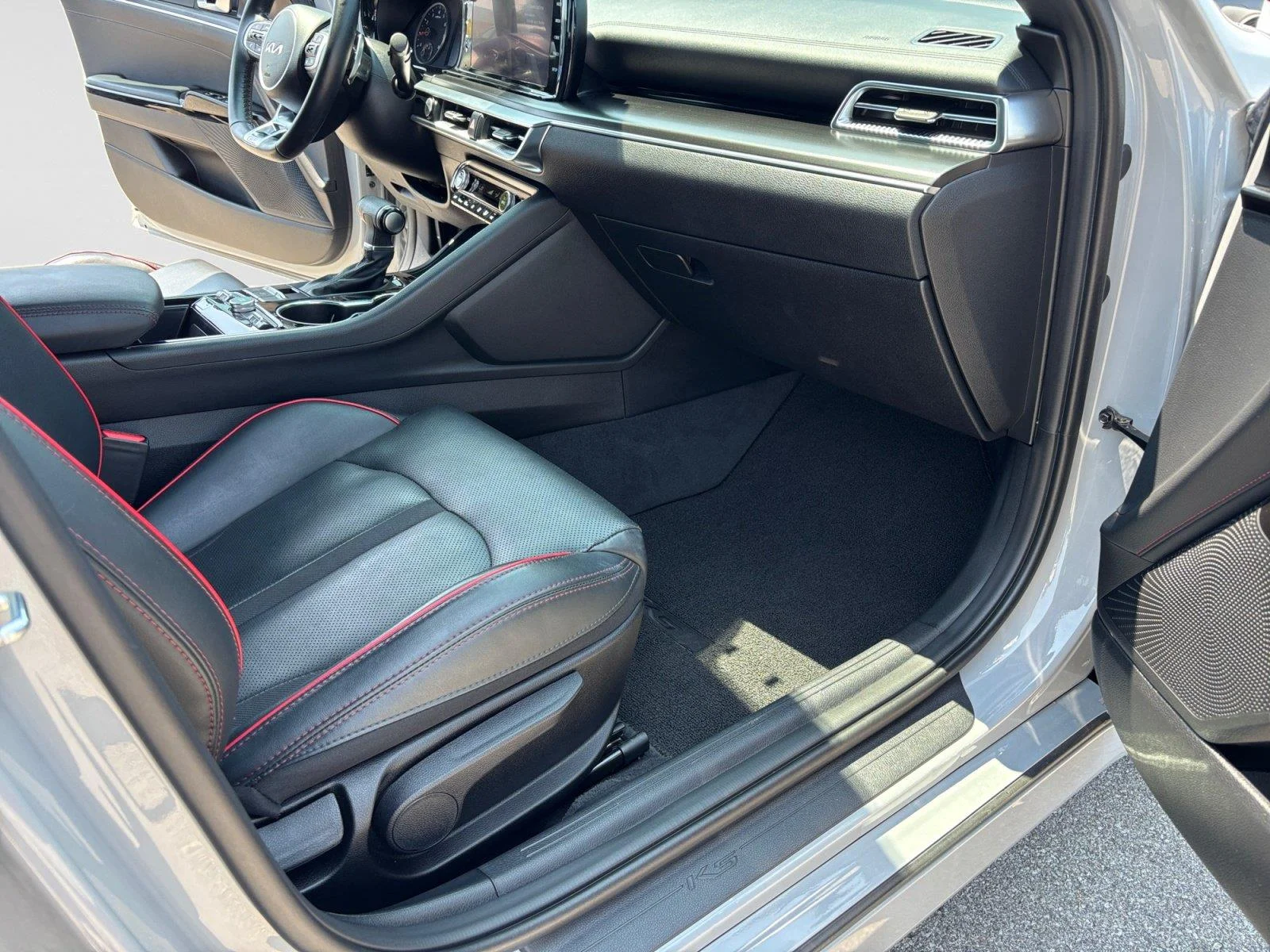 Used 2023 Wolf Gray Kia GT image 50
