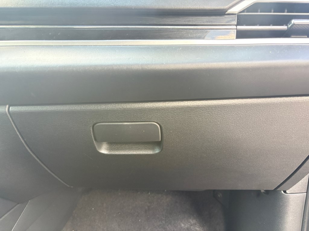 Used 2024 Blue Mitsubishi SE image 16