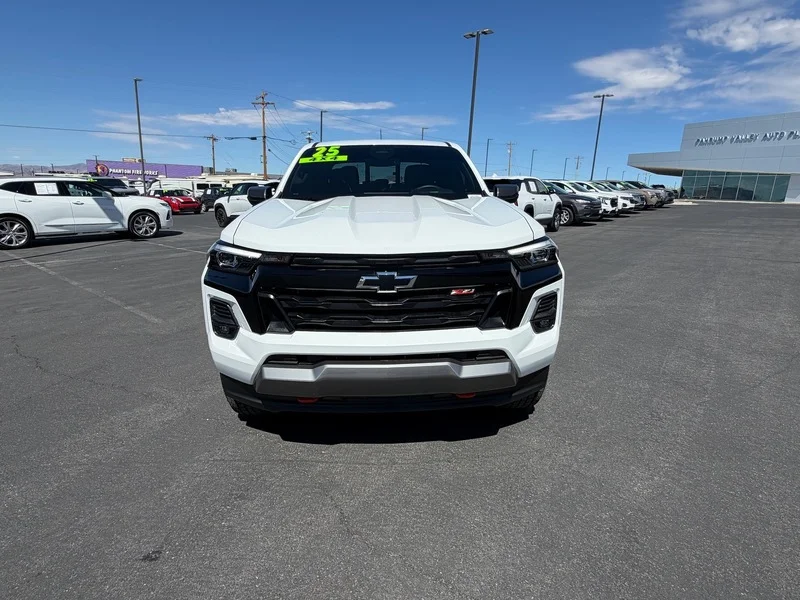 Used 2025 Summit White Chevrolet Z71 image 8