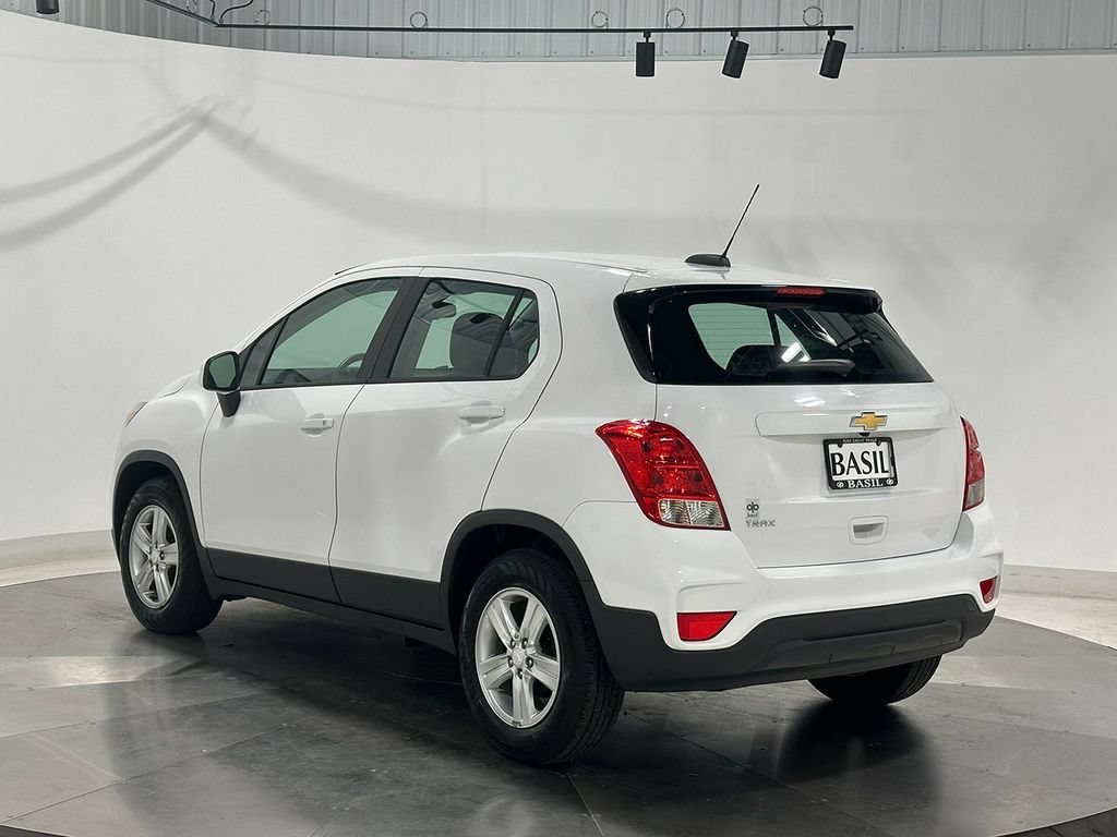 Used 2019 SUMMIT WHITE Chevrolet LS image 13