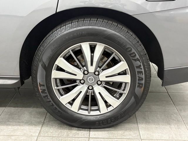 Used 2020 Gray Nissan SL image 7