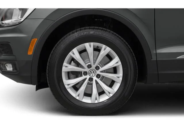 Used 2019 White Silver Metallic Volkswagen SE image 14
