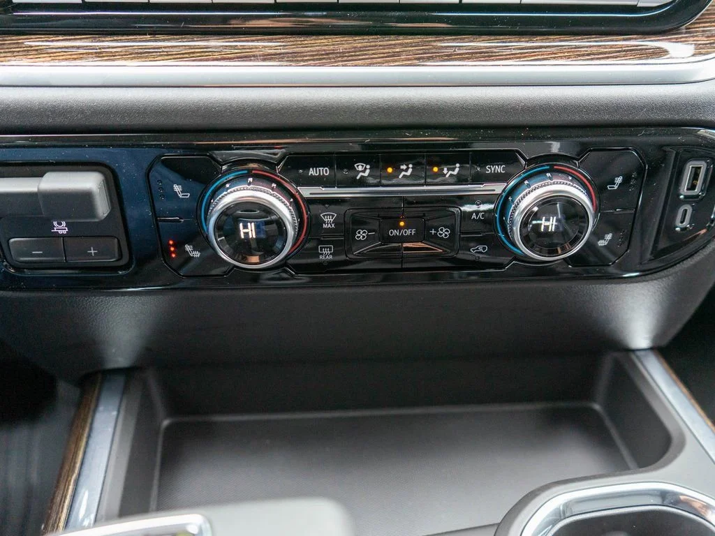 New 2026 Onyx Black GMC Elevation image 25