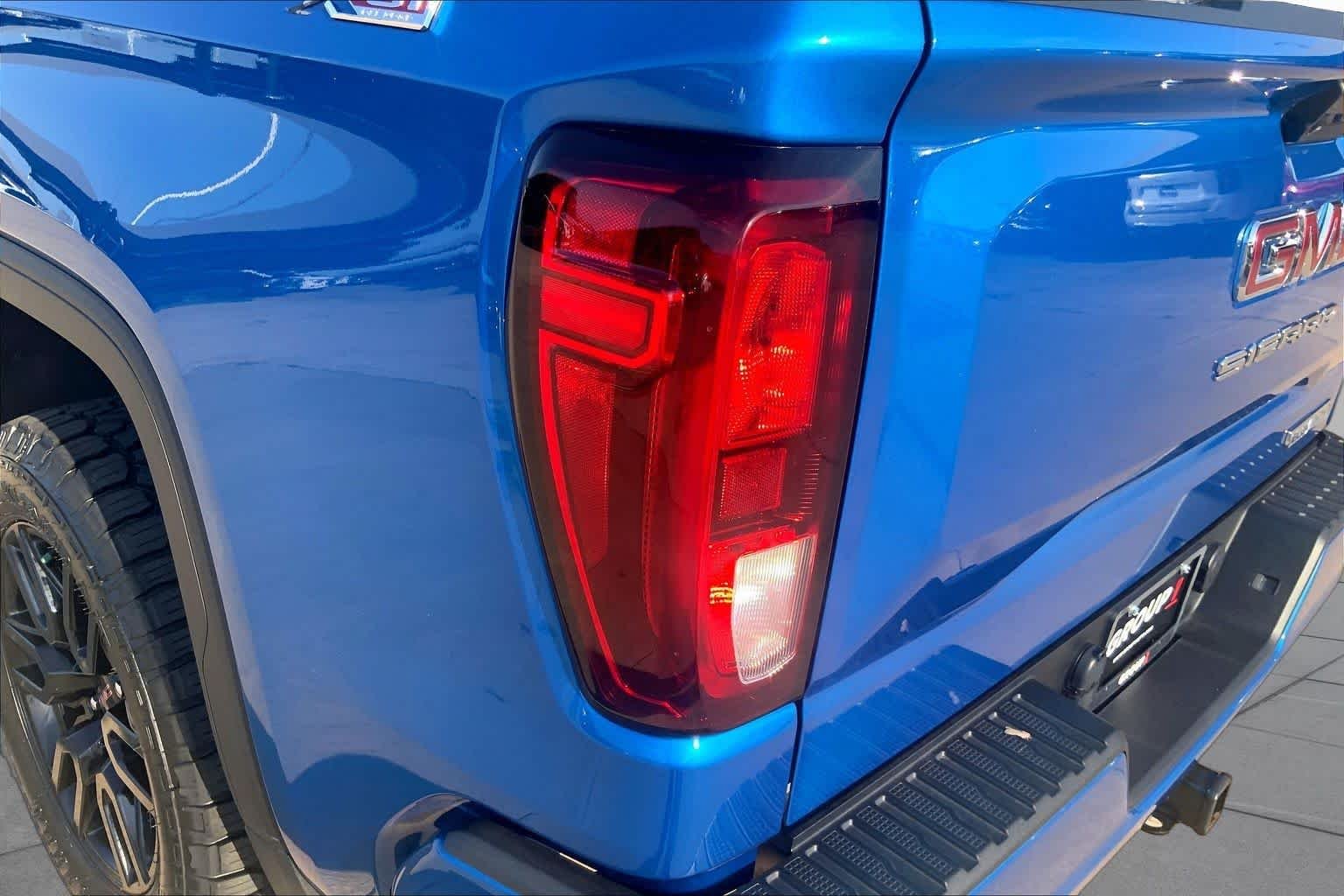 Used 2024 Dynamic Blue Metallic GMC Elevation image 27