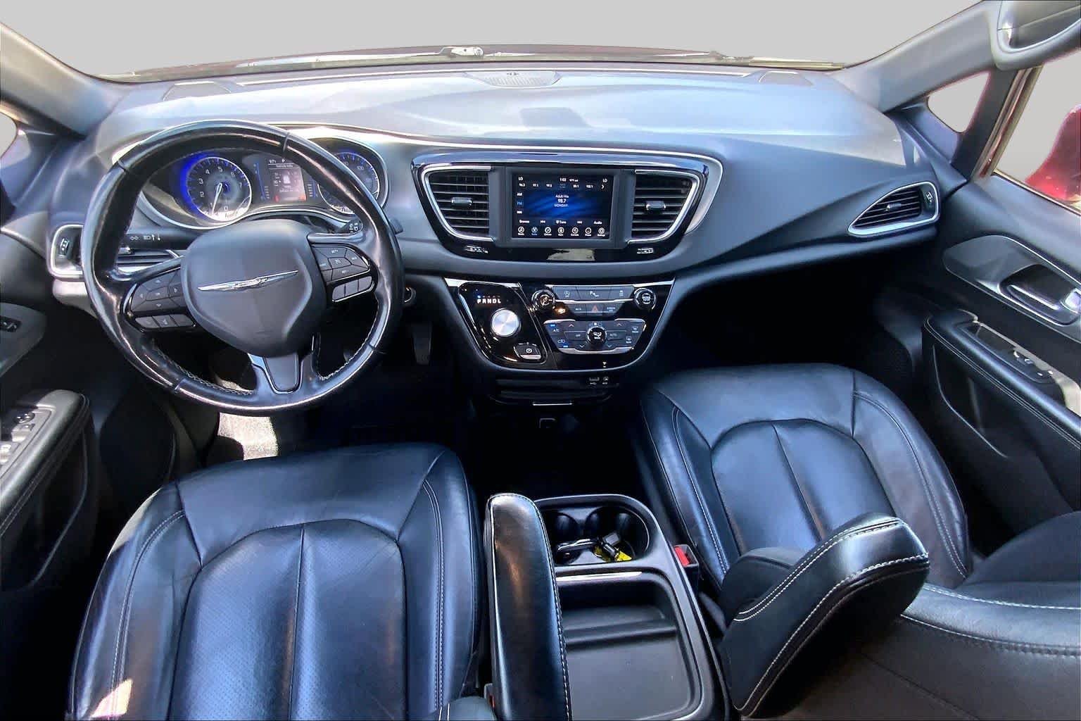 Used 2020 Velvet Red Pearlcoat Chrysler Touring L image 16