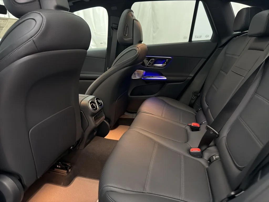 Used 2026 Black Mercedes-Benz GLC 300 image 18