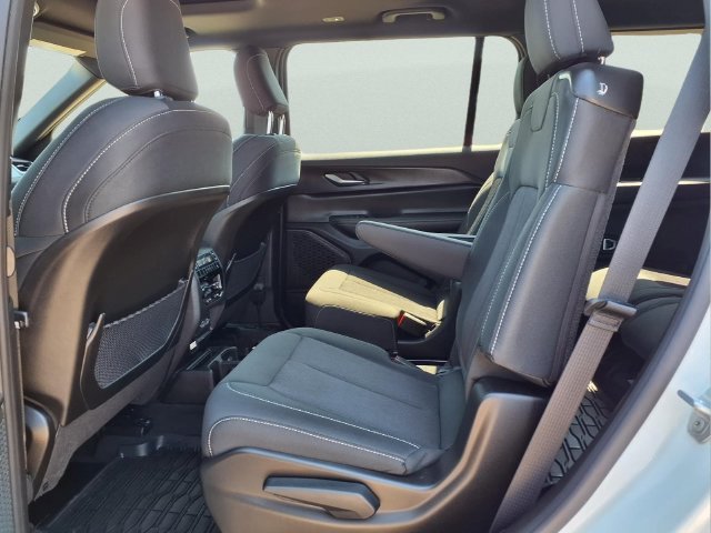 New 2026 Bright White Clear-Coat Exterior Paint Jeep Laredo image 13