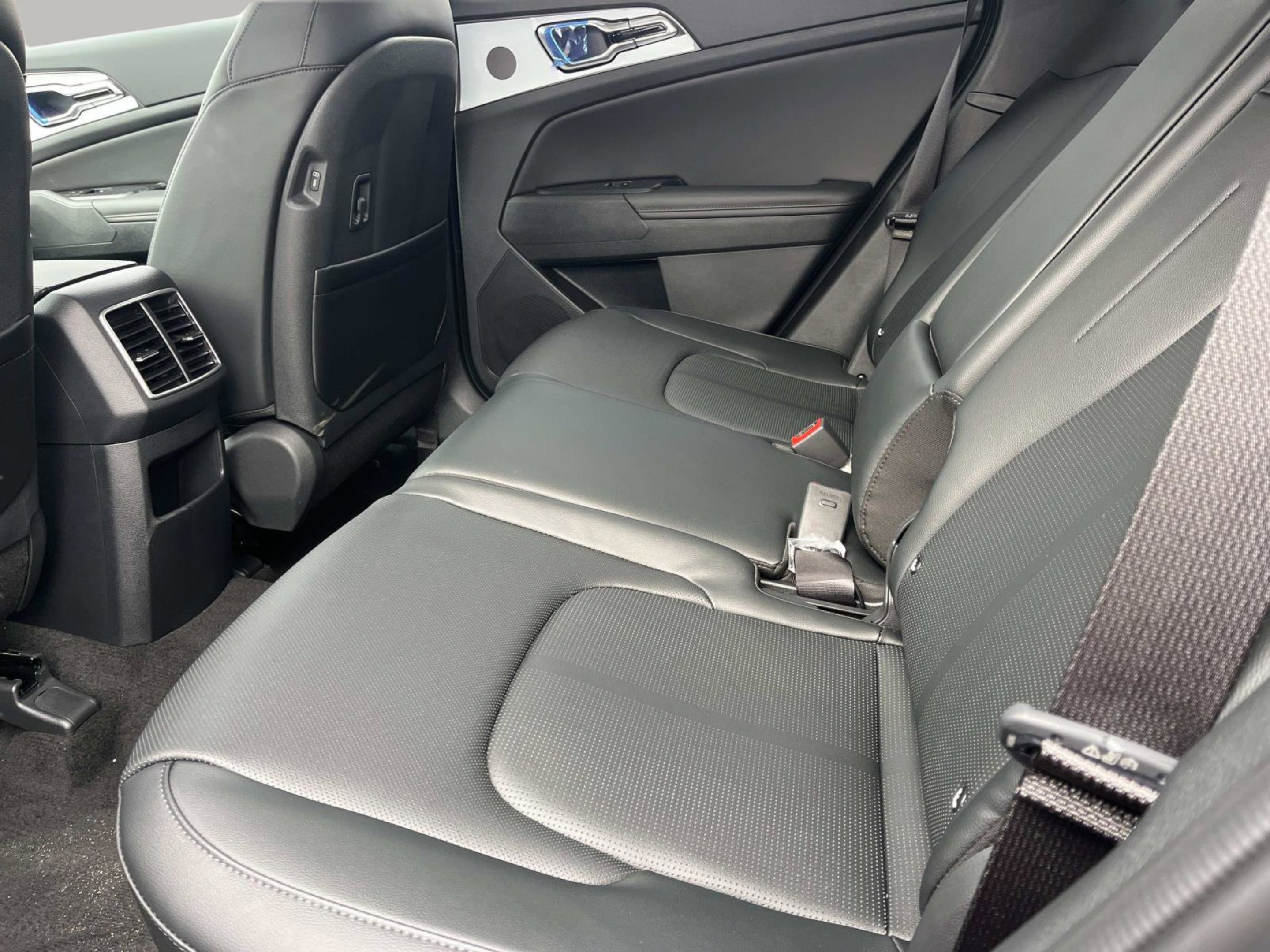 New 2026 Ebony Black Kia EX image 20