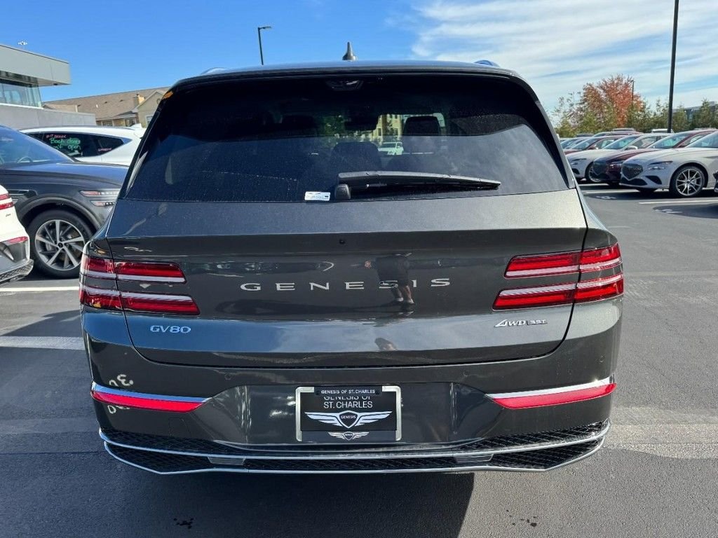 Certified Used 2026 Makalu Gray Genesis 3.5T Prestige image 4