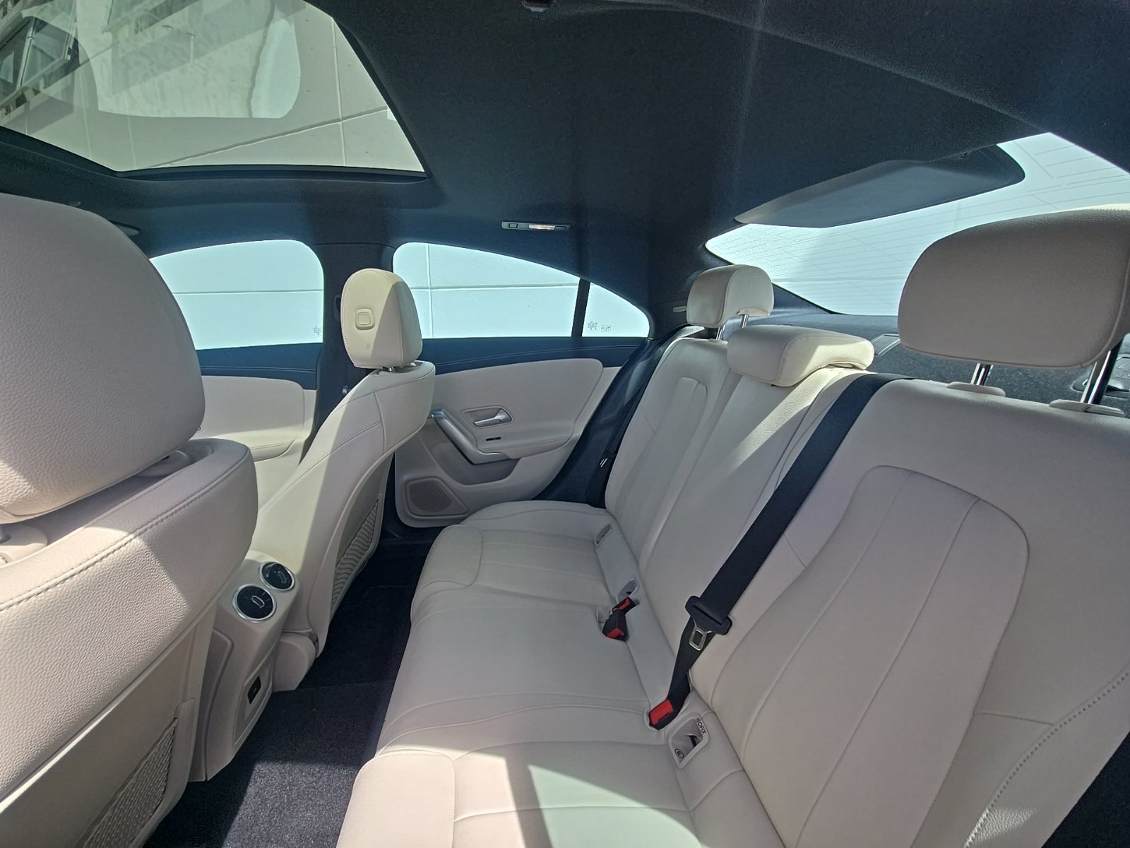 Certified Used 2025 White Mercedes-Benz CLA 250 image 5