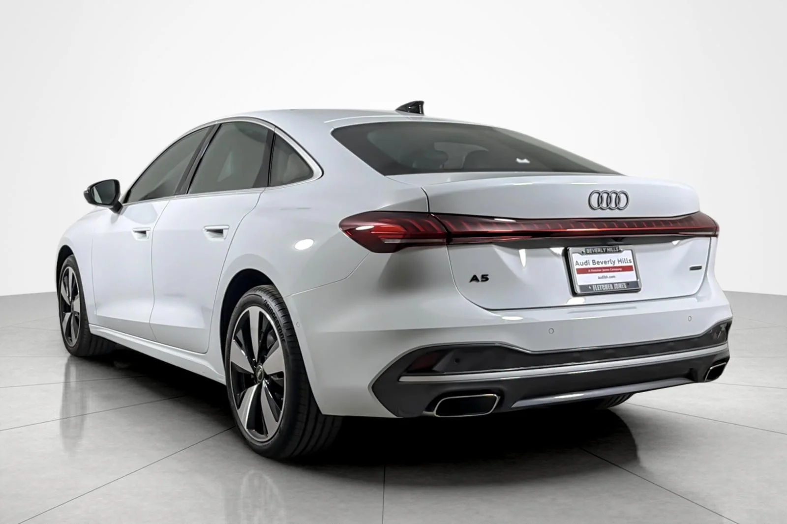 Used 2025 Glacier White Metallic Audi Premium Plus 2.0 TFSI quattro image 3