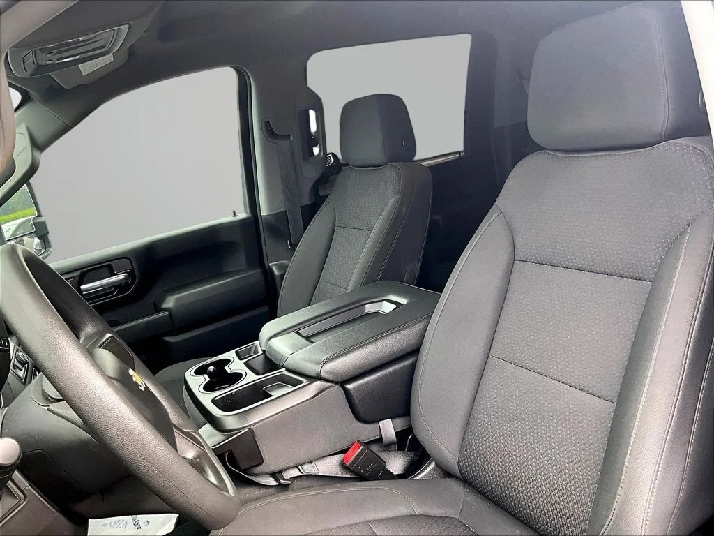 Used 2021 Silver Chevrolet Custom image 23