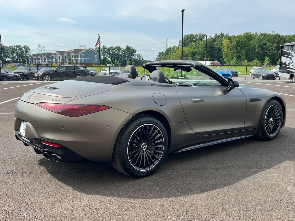 New 2027 Monza Grey Magno Mercedes-Benz AMG® SL 43 Roadster image 7