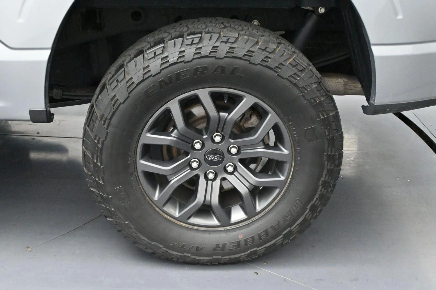 Used 2023 Iconic Silver Ford Tremor image 37