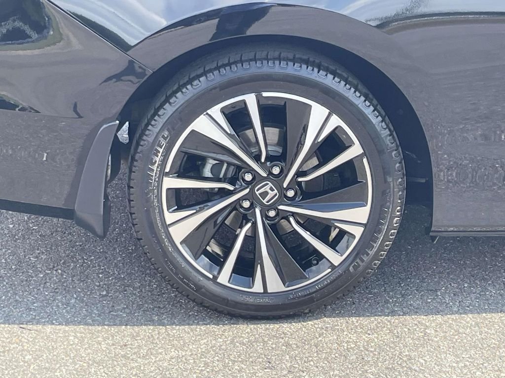 Used 2017 Black Honda EX-L image 7