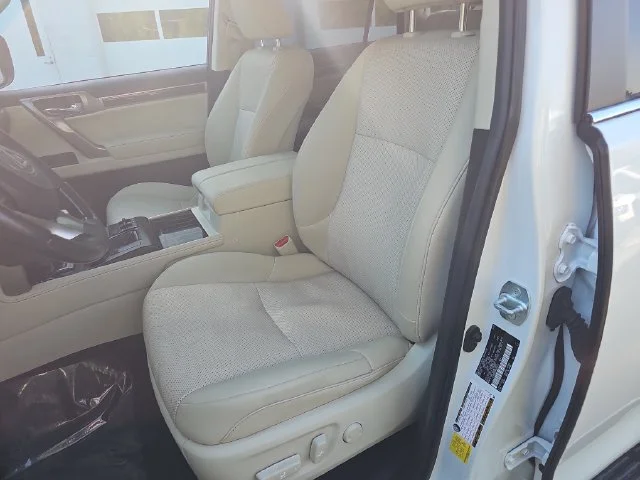 Used 2021 White Lexus 460 image 15