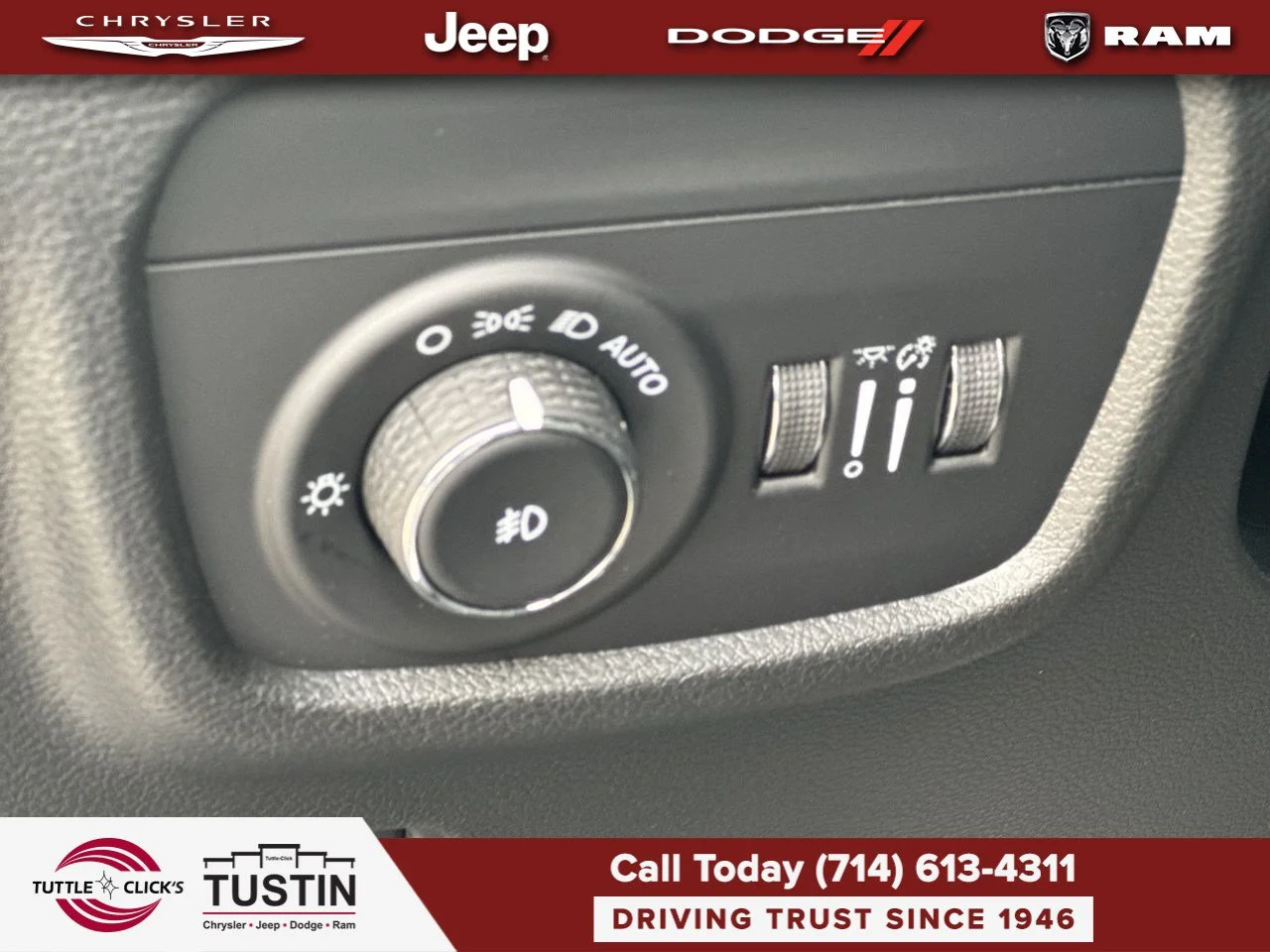 New 2027 Bright White Clear-Coat Paint Jeep Limited image 31